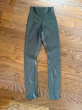 Koral Lustrous High Rise Legging XS olive green metallic